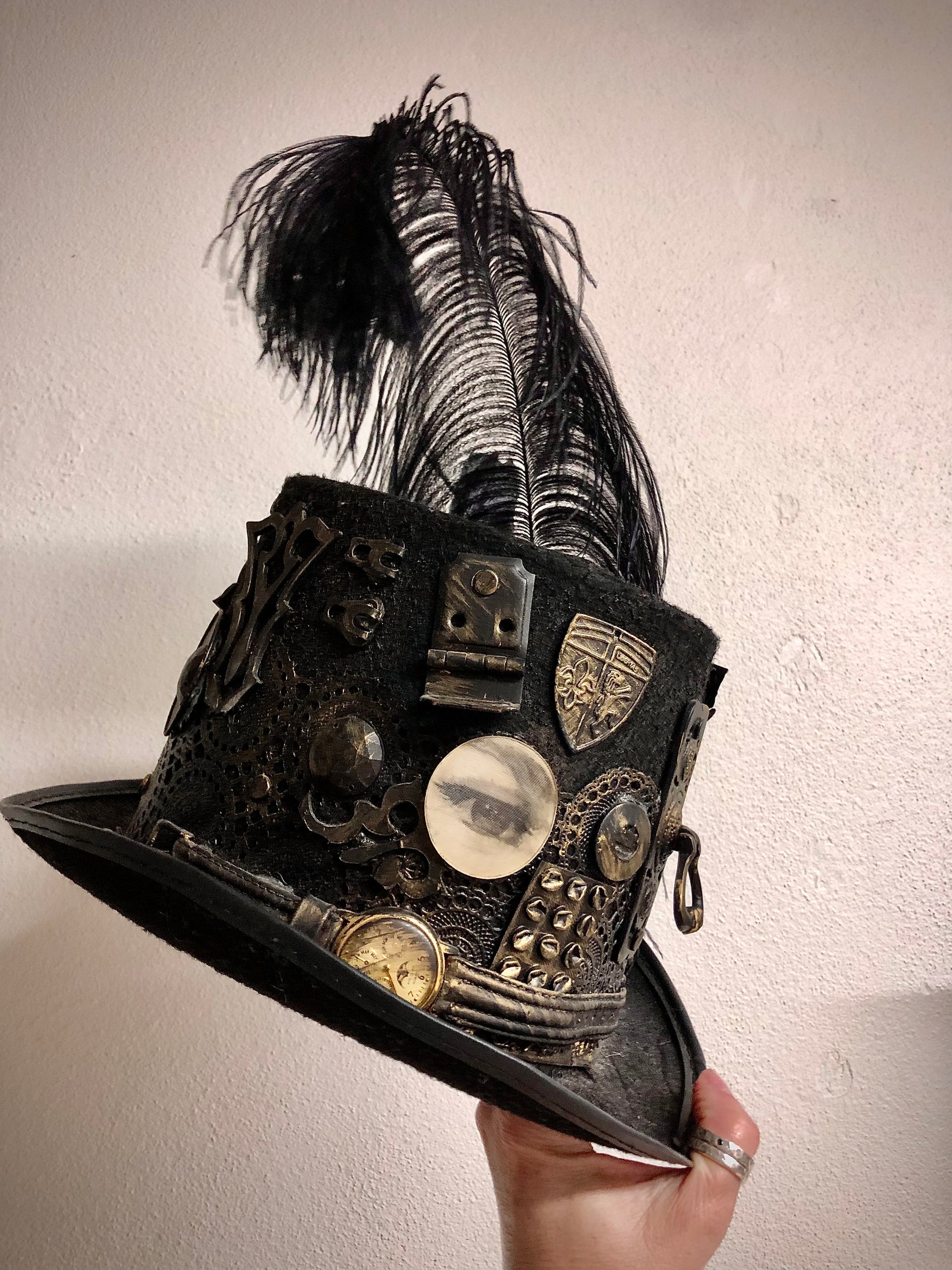 ‘MAD HATTER’S TEA PARTY’ Wearable Art Workshop 🎩