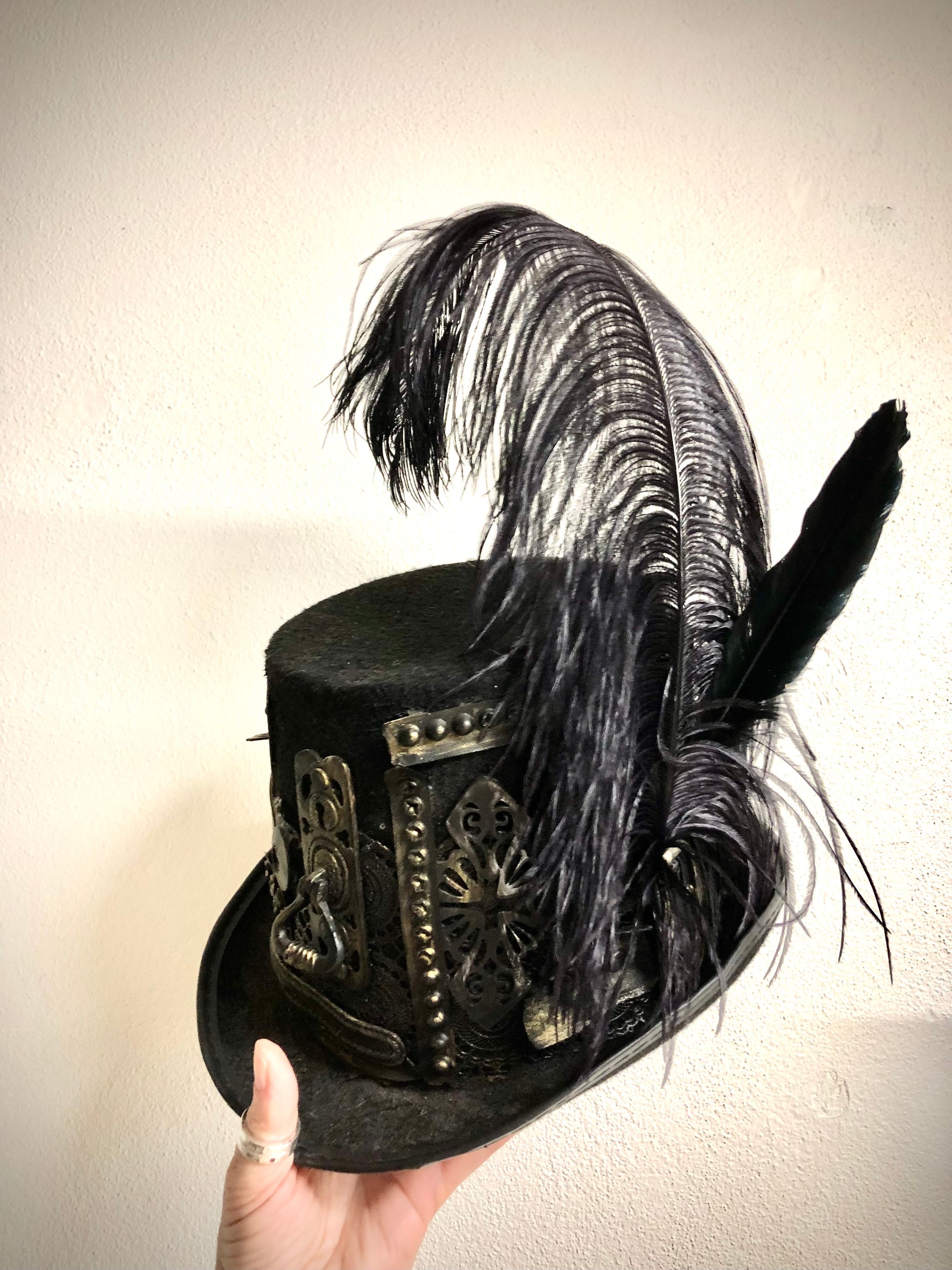 ‘MAD HATTER’S TEA PARTY’ Wearable Art Workshop 🎩